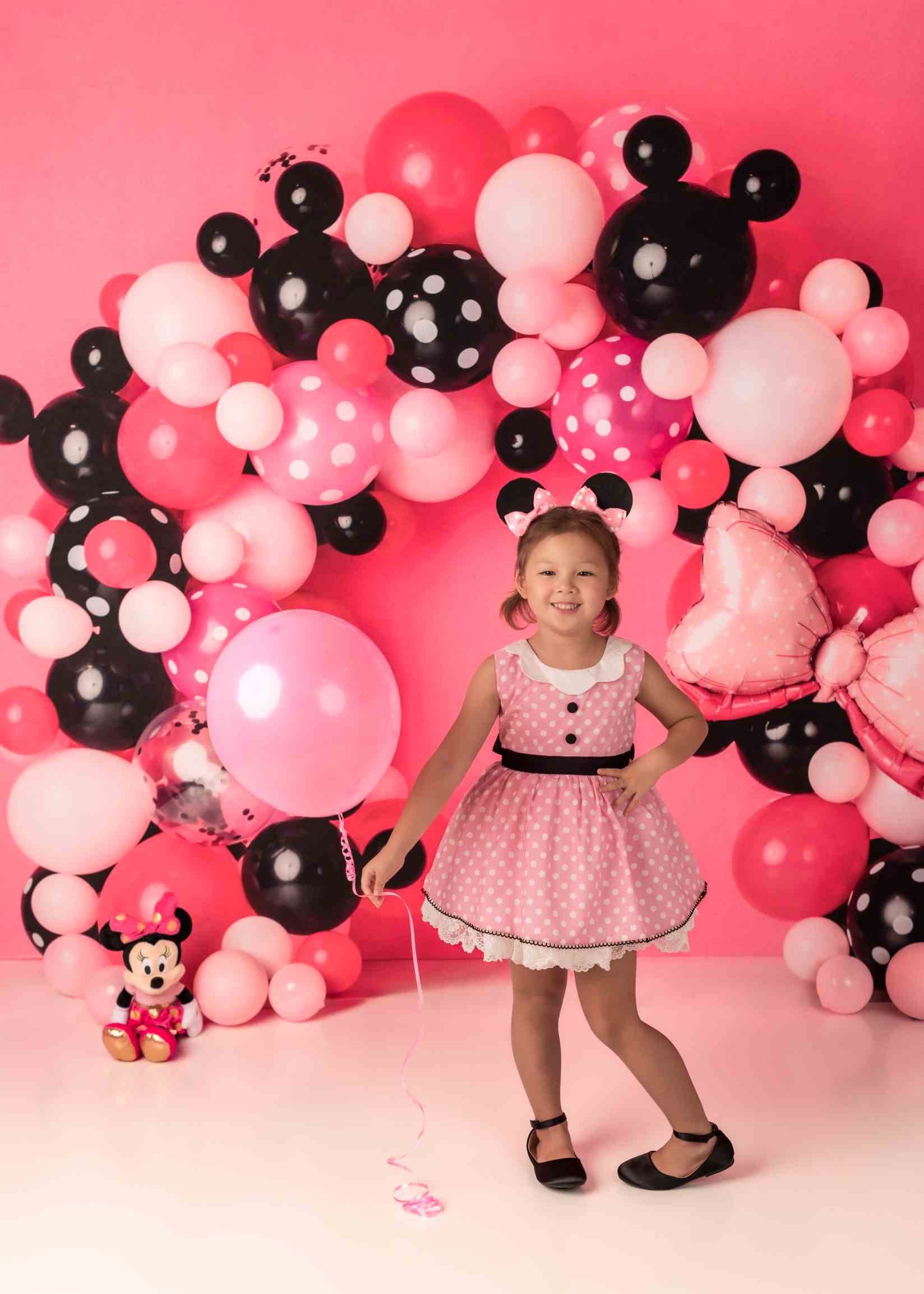 Kate Minnie Souris Arche de ballons Rose Toile de fond conçue par Mandy Ringe - Kate Backdrop FR