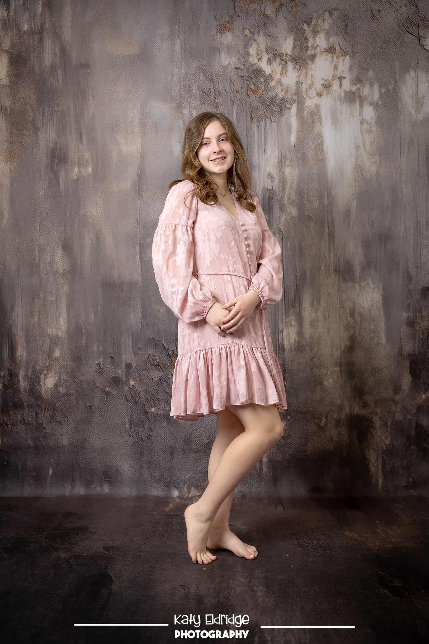 Kate Sweep Mur-à-Sol Gris Marron Abstrait Portrait Toile de fond conçue par Mandy Ringe - Kate Backdrop FR