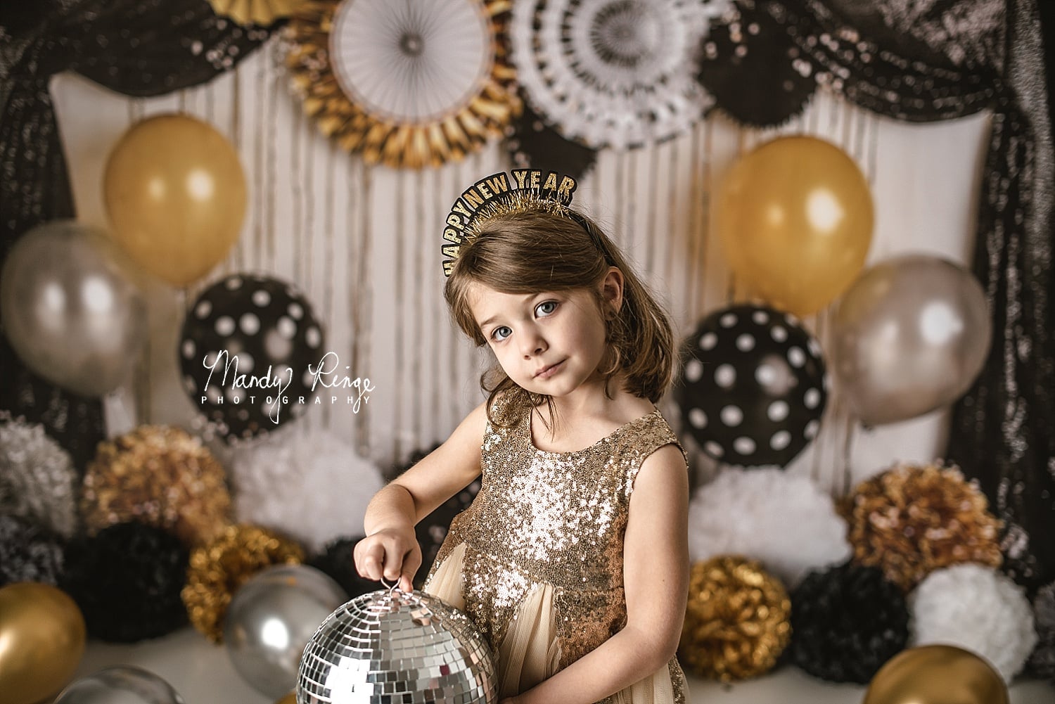 Kate Fête Nouvel an Noir et Or Toile de fond conçue par Mandy Ringe - Kate Backdrop FR