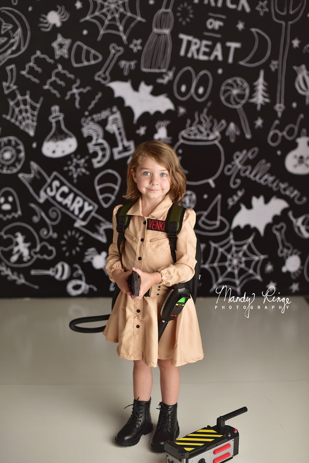 Kate Halloween Griffonnages Noir Toile de fond conçue par Mandy Ringe - Kate Backdrop FR