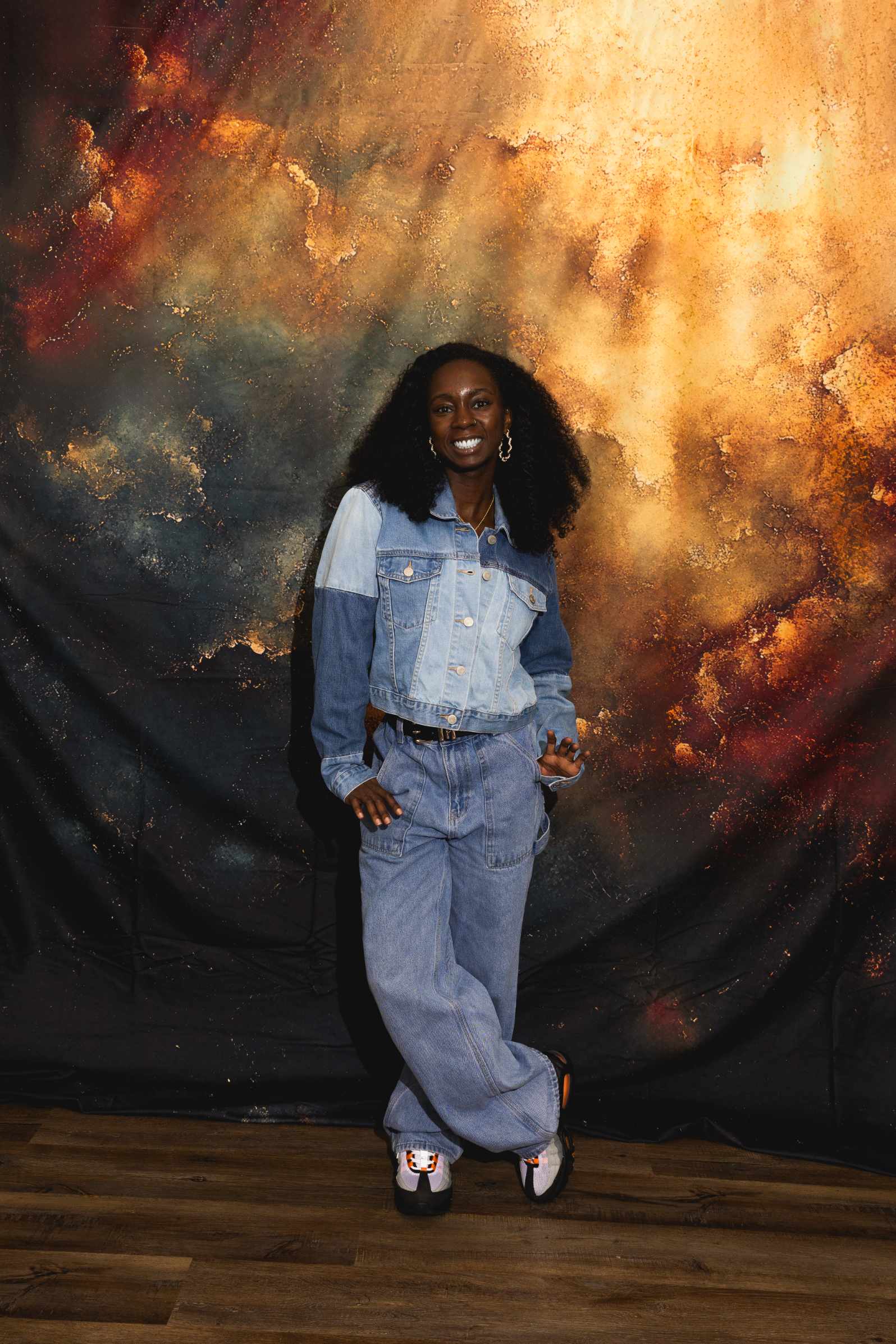 Kate Beaux-arts Abstrait Peinture Sombre Toile de fond conçue par Mini MakeBelieve - Kate Backdrop FR