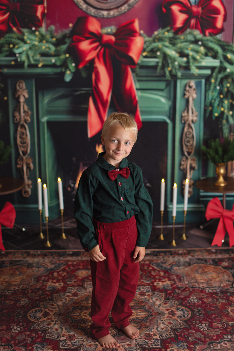 Kate Noël Chemise Verte et Salopette Rouge pour Enfants - Kate Backdrop FR