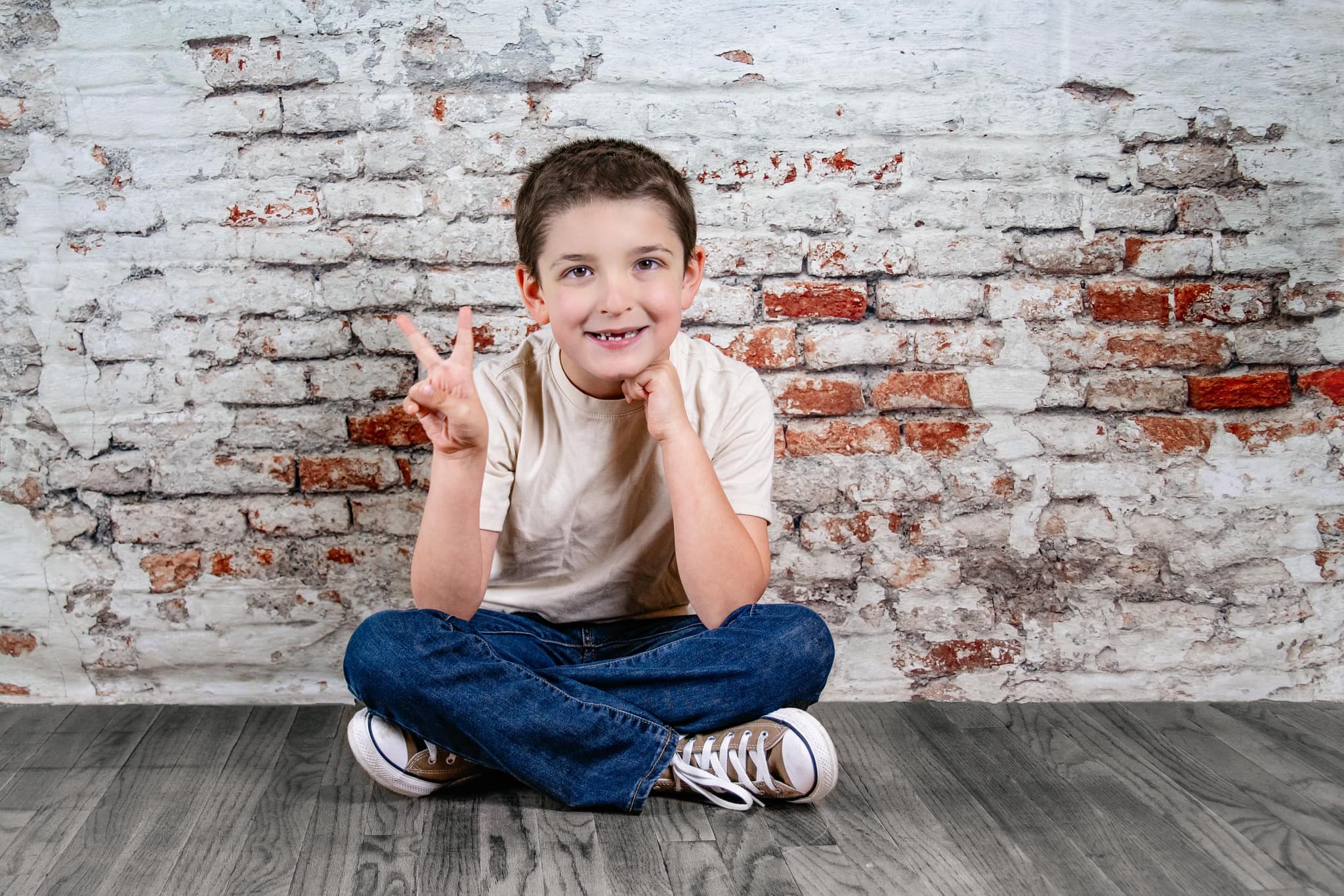 Kate Mur de briques Blanc Vieux Toile de fond conçue par Pine Park Collection - Kate Backdrop FR