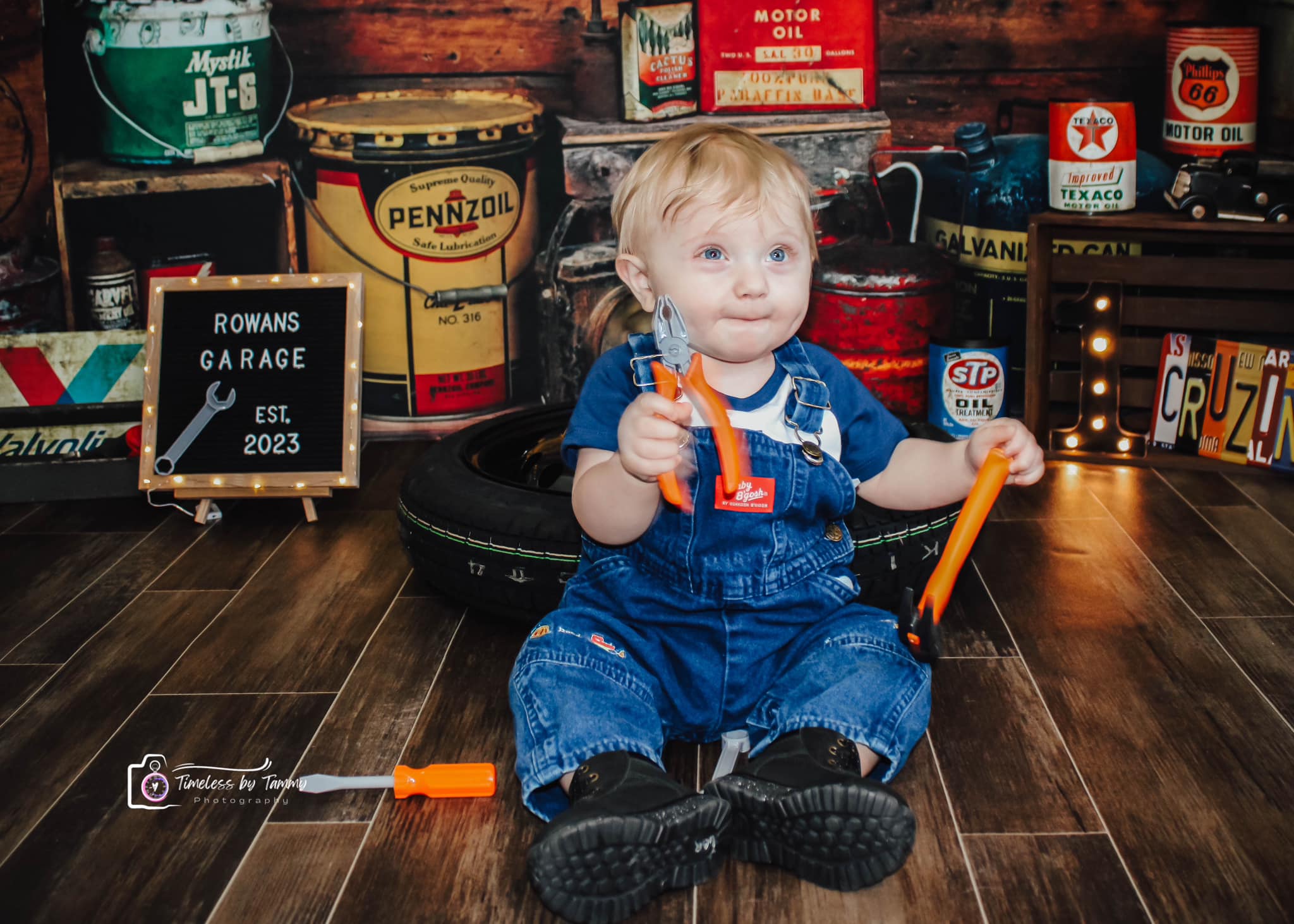 Kate Garage Enfant Fête des Pères Toile de fond conçu par Arica Kirby - Kate Backdrop FR