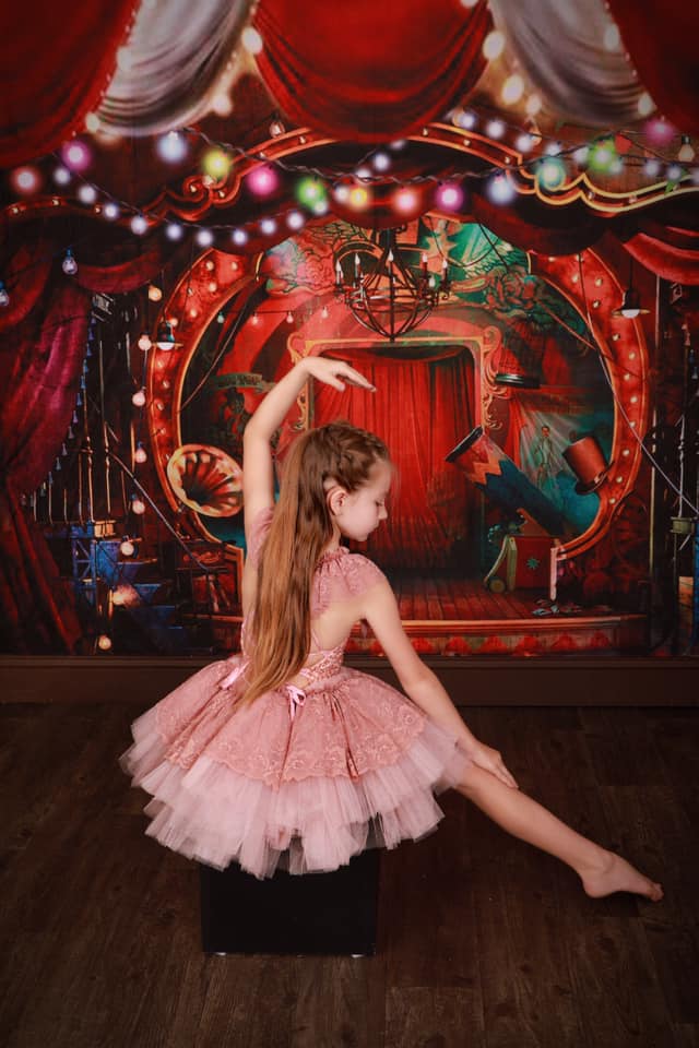 Kate Cirque Rouge Lumières colorées Toile de fond conçue par Rosabell Photographie - Kate Backdrop FR