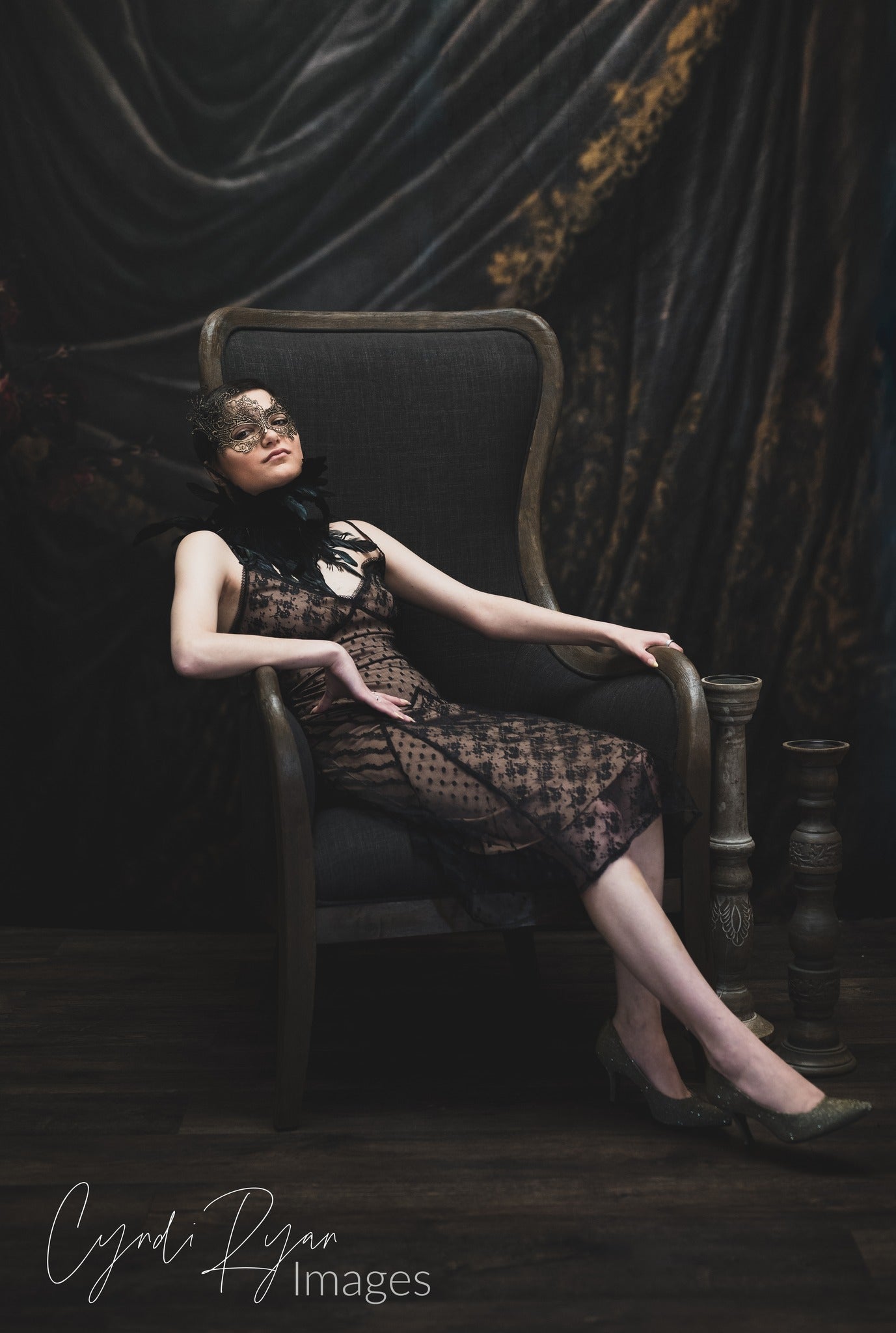 Kate Rideau Vintage Couleur sombre Porte Toile de fond conçue par Marina Smith - Kate Backdrop FR