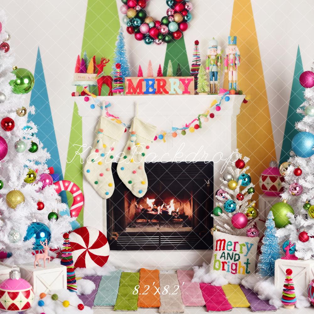 Kate Noël Cheminée Sapins Boules Coloré Toile de fond conçue par Mandy Ringe
