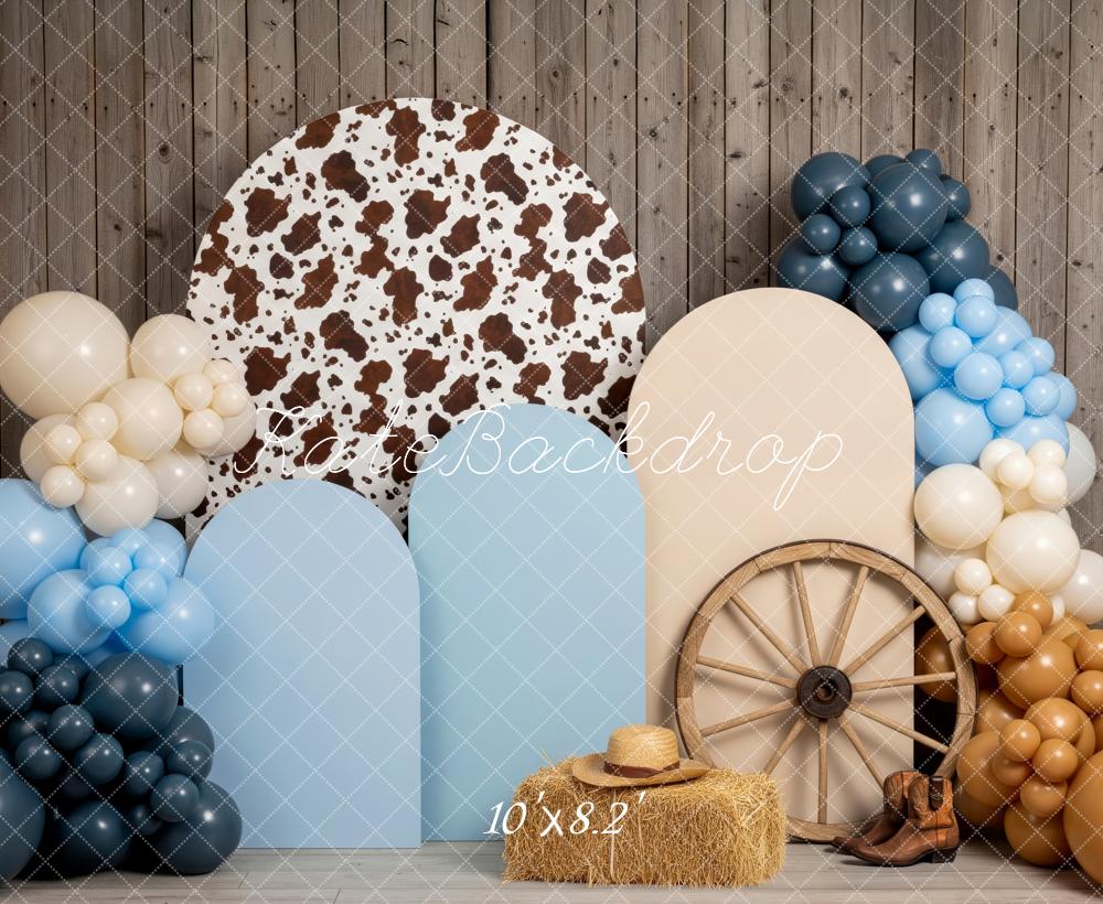 Kate Cowboy Anniversaire Ballons Bois Toile de fond conçue par Patty Roberts