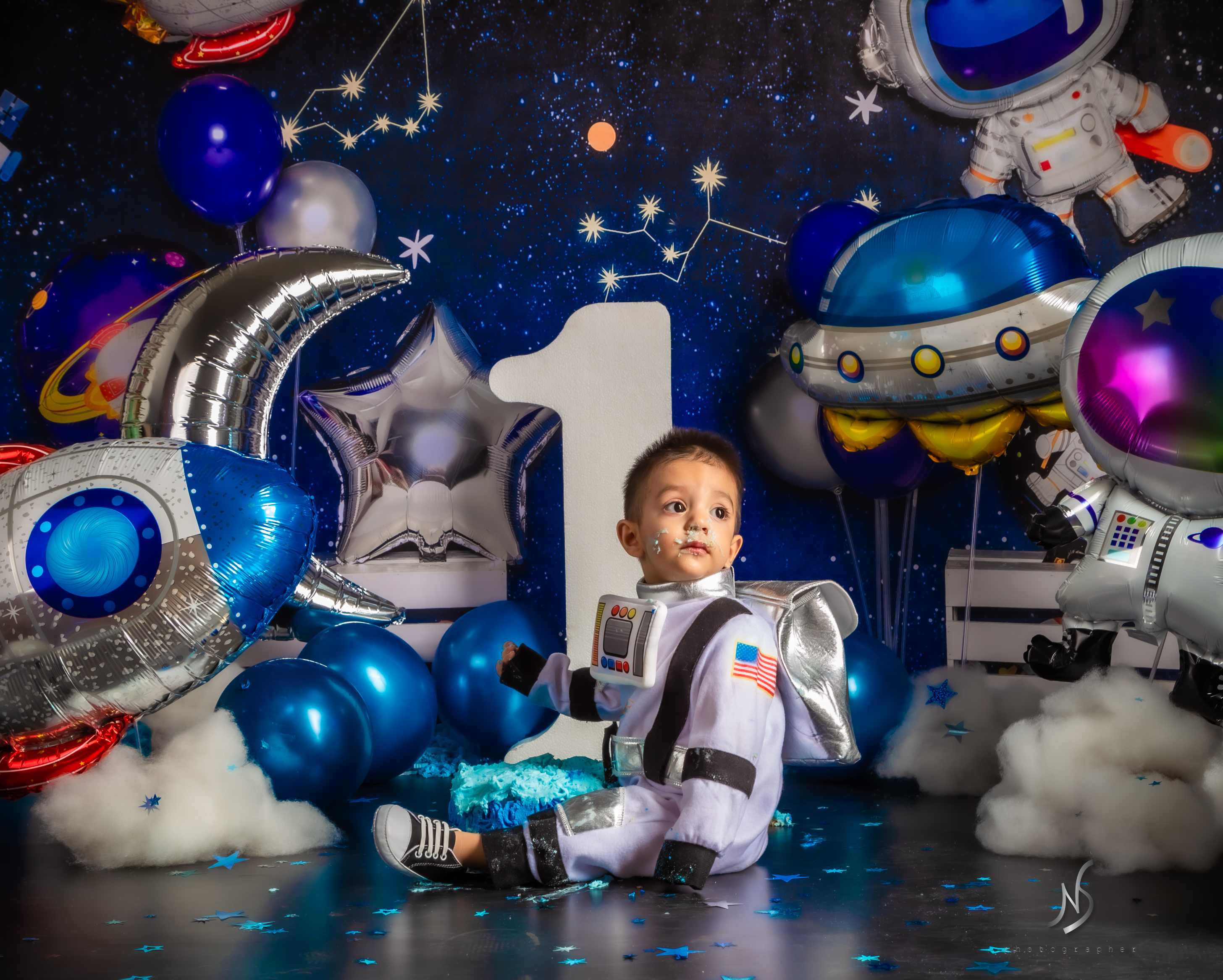 Kate Astronaute Univers Cake Smash Toile de fond conçu par Emetselch - Kate Backdrop FR