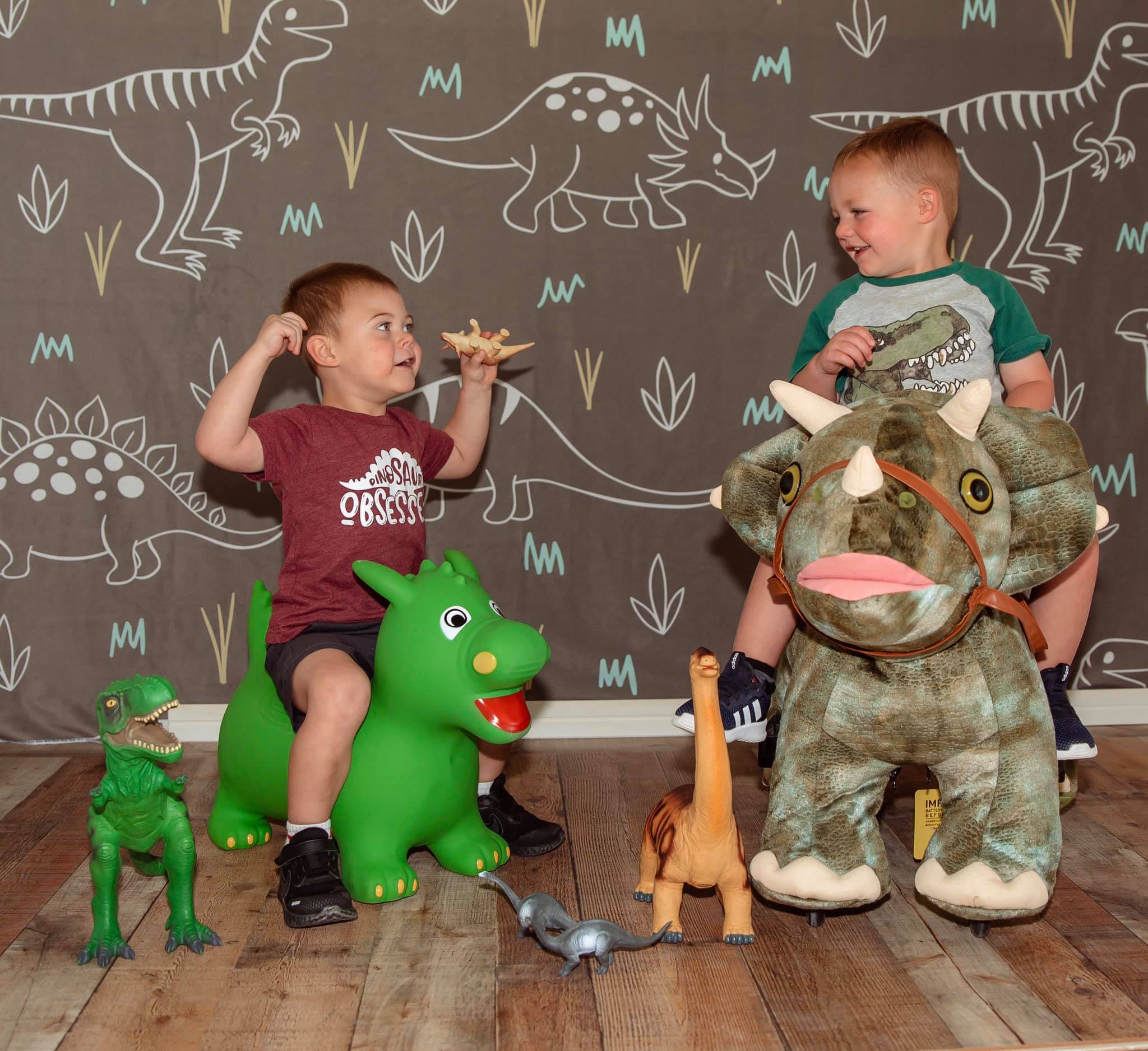 Kate Enfants Parc des dinosaures Toile de fond conçue par Amanda Moffatt - Kate Backdrop FR