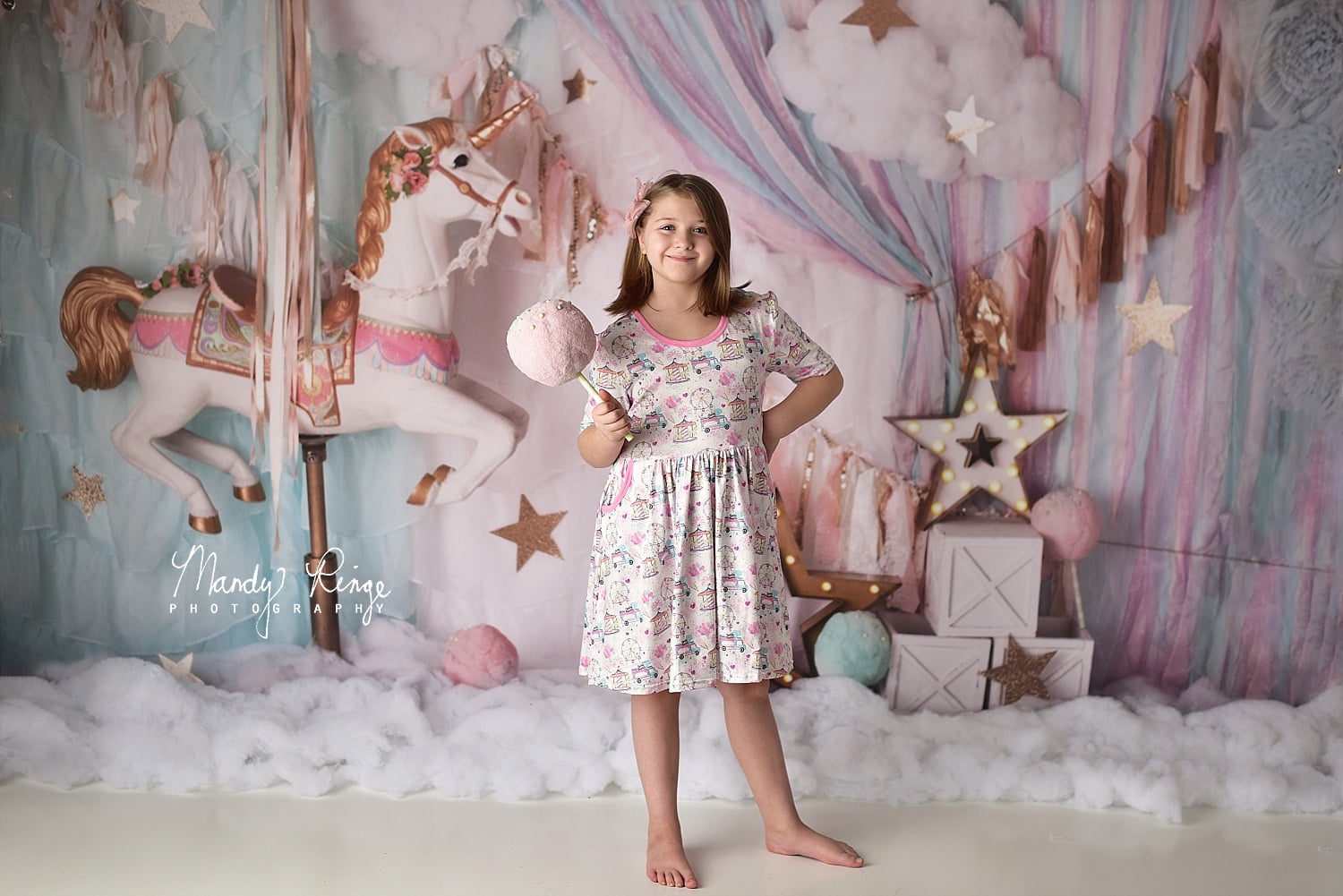 Kate Anniversaire Rêves Carrousel Licorne Toile de fond conçue par Mandy Ringe - Kate Backdrop FR