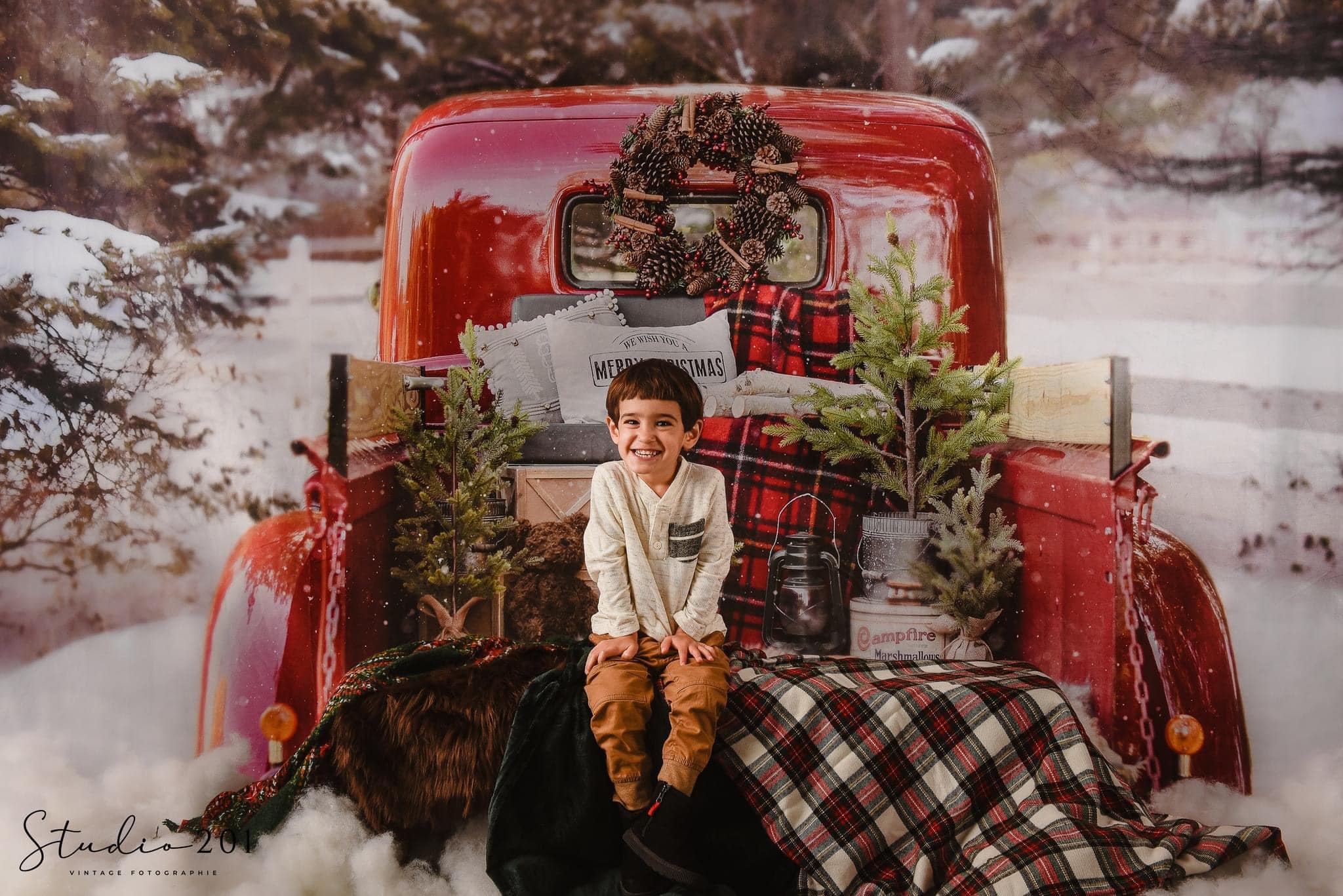 Kate Noël Rouge Camion Neige Hiver Toile de Fond conçue par Mandy Ringe - Kate Backdrop FR
