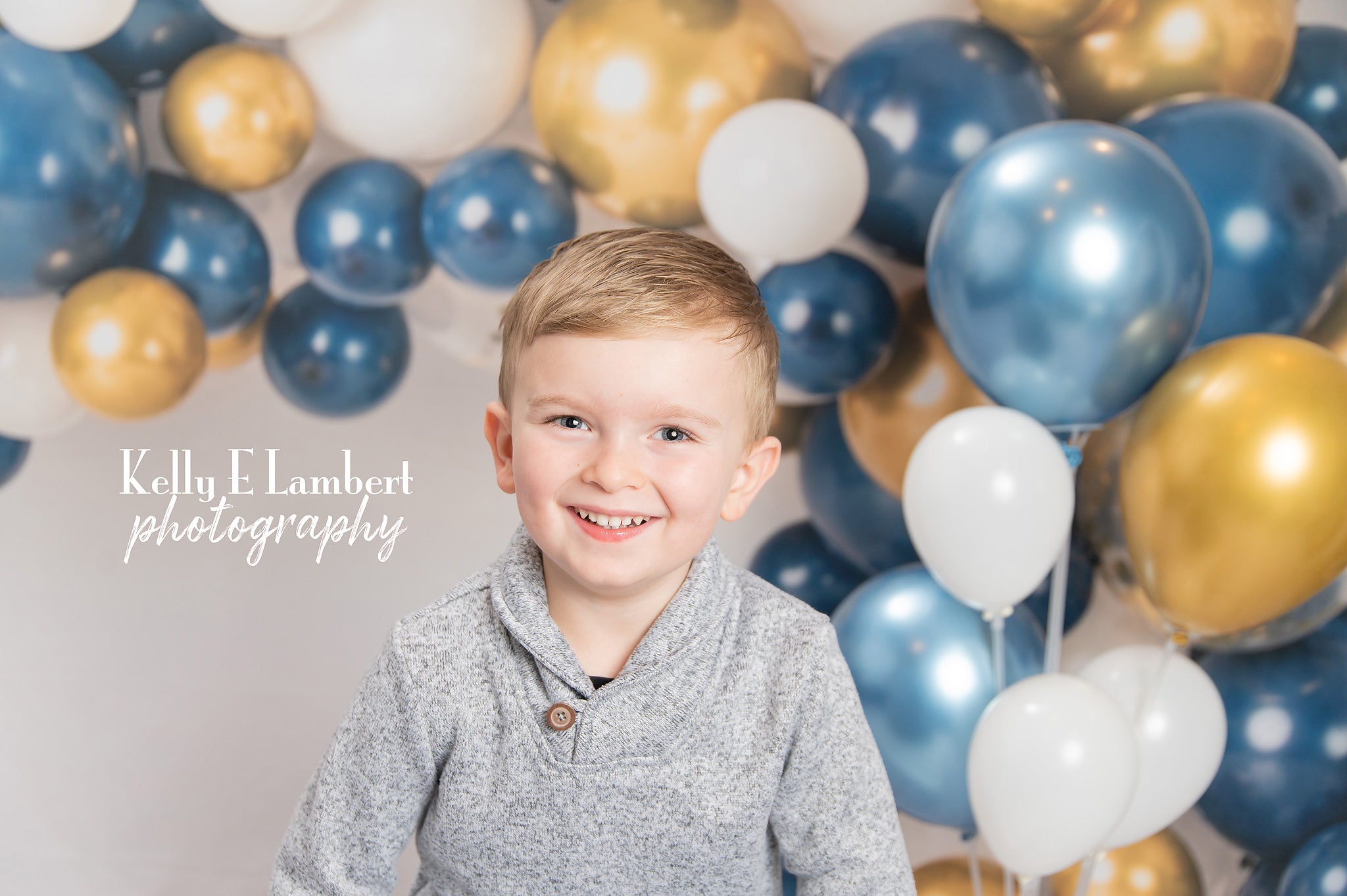 Kate Ballons Bleu marine & Doré Anniversaire Toile de fond conçue par Mandy Ringe - Kate Backdrop FR