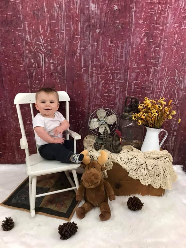 Katebackdrop£ºKate Retro Red Wood Wall Backdrop designed by Arica Kirby