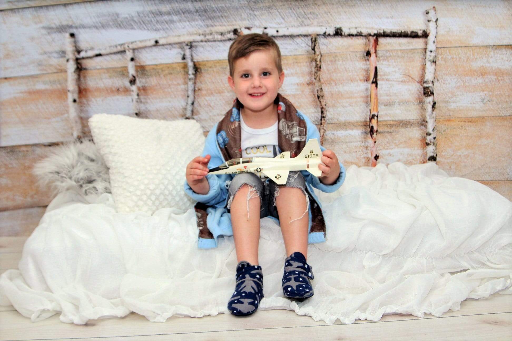 Katebackdrop£ºKate Christmas Wood Wall Birch bed Simple Backdrop designed by Arica Kirby