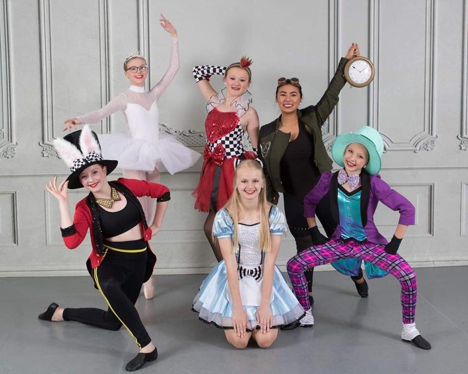 Katebackdrop拢潞Kate Gray Vintage Wall Door Backdrop