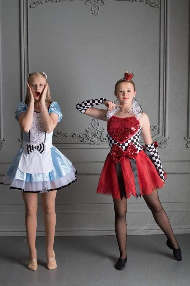 Katebackdrop拢潞Kate Gray Vintage Wall Door Backdrop