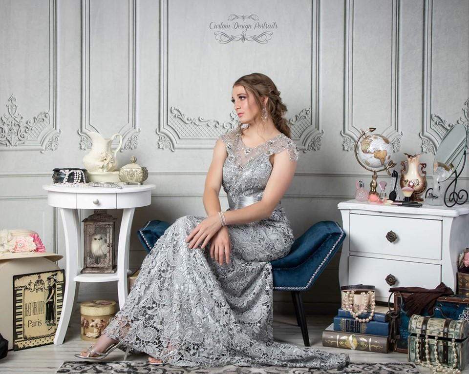 Katebackdrop拢潞Kate Gray Vintage Wall Door Backdrop