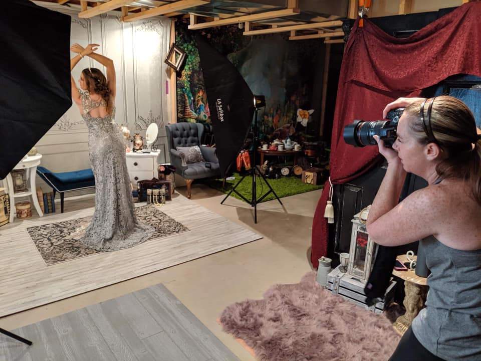 Katebackdrop拢潞Kate Gray Vintage Wall Door Backdrop