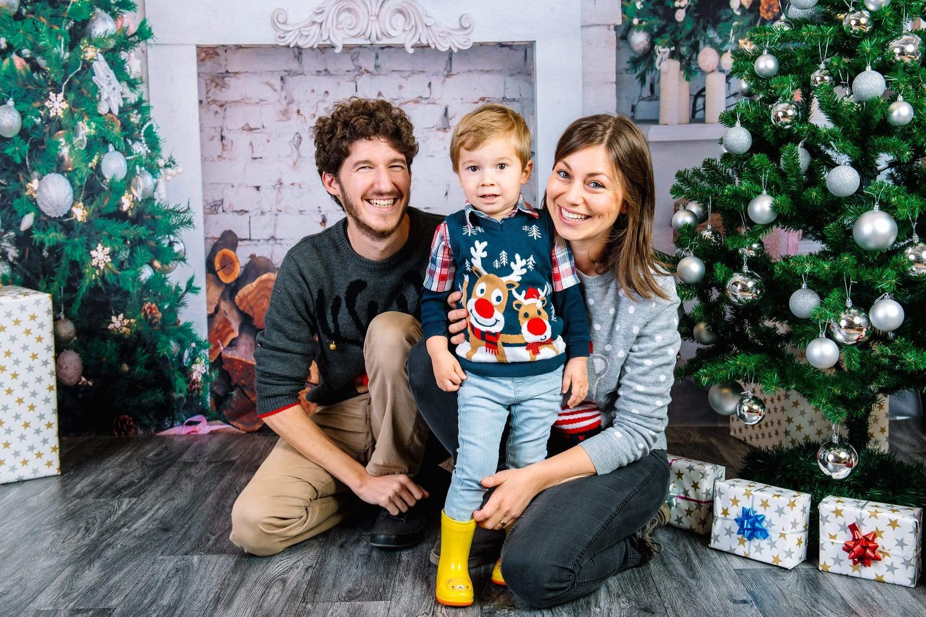 Katebackdrop£ºKate Christmas Tree with Fireplace White Brick Wall Warmful Backdrop for Photography