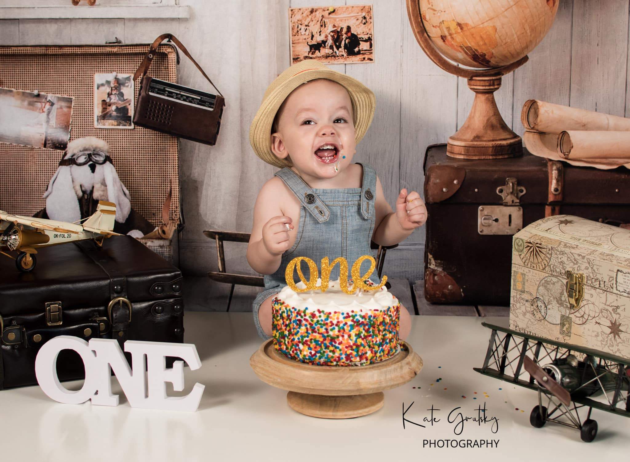 Kate Voyage autour du monde Aventurier Enfants Pilote Toile de fond Retour à l'école - Kate Backdrop FR