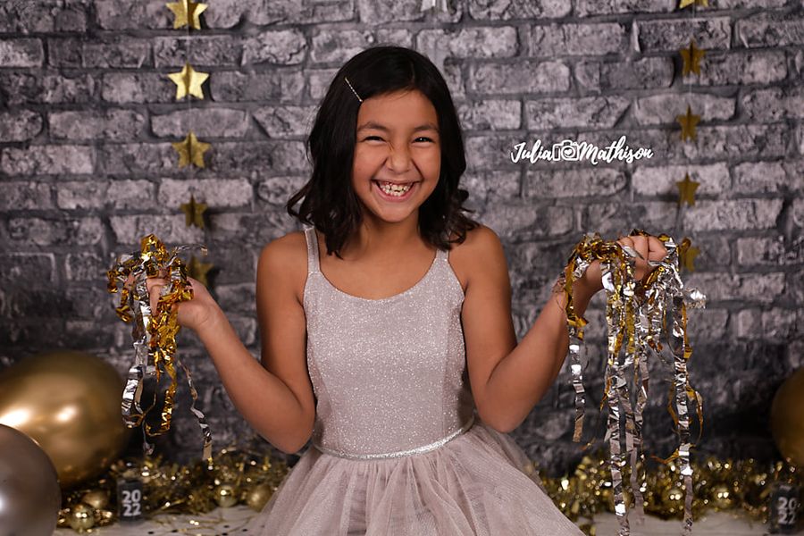 Kate Rétro Mur de briques Dégradé foncé Toile de fond conçu par Arica Kirby - Kate Backdrop FR