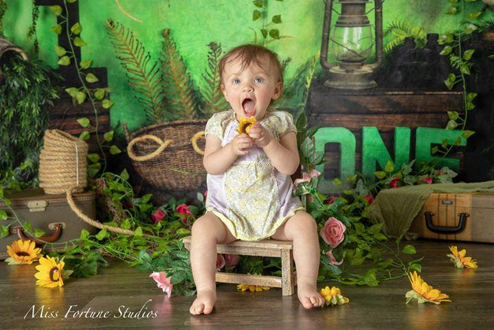 Kate Été Jungle Vert ONE Anniversaire Toile de fond conçu par Arica Kirby - Kate Backdrop FR