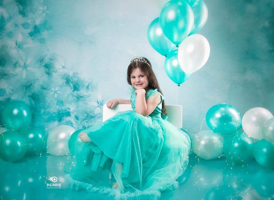 Kate Abstrait Fleurs Bleu Aquarelles Beaux-arts Toile de fond conçu par Veronika Gant - Kate Backdrop FR