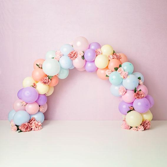 Kate Ballons Arc de fleurs Anniversaire Enfants Toile de fond conçue par Kerry Anderson - Kate Backdrop FR