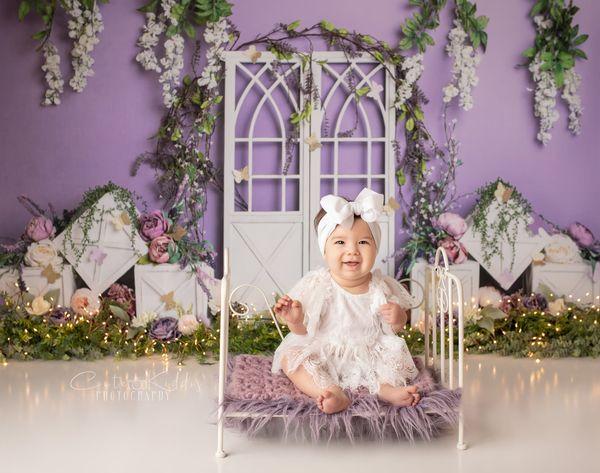 Kate Fleurs Violet Printemps Porte Toile de fond conçue par Megan Leigh - Kate Backdrop FR
