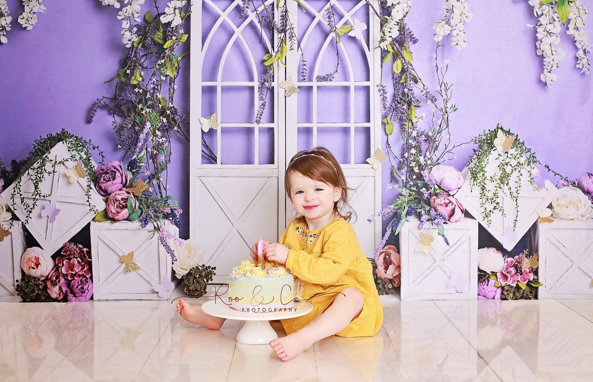 Kate Fleurs Violet Printemps Porte Toile de fond conçue par Megan Leigh - Kate Backdrop FR
