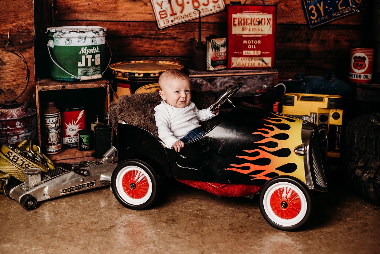 Kate Garage Enfant Fête des Pères Toile de fond conçu par Arica Kirby - Kate Backdrop FR