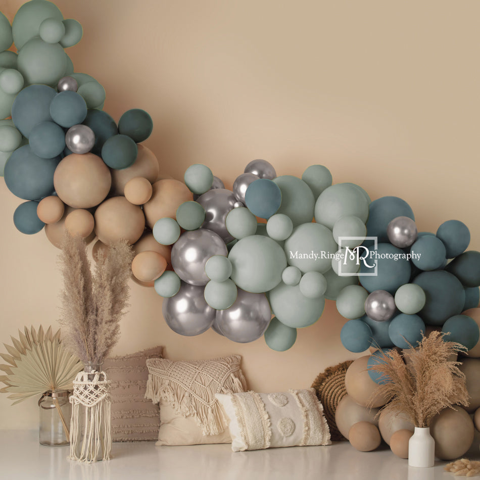 Kate Ballons Boho Bleu Macramé Oreillers Toile de fond Conçu par Mandy Ringe - Kate Backdrop FR