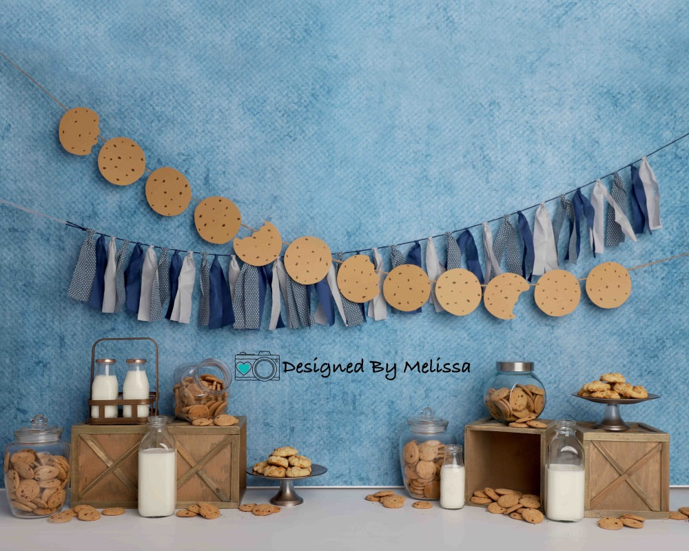 Kate Mur Bleu Biscuits Lait Anniversaire Enfant Toile de fond conçu par Melissa King - Kate Backdrop FR