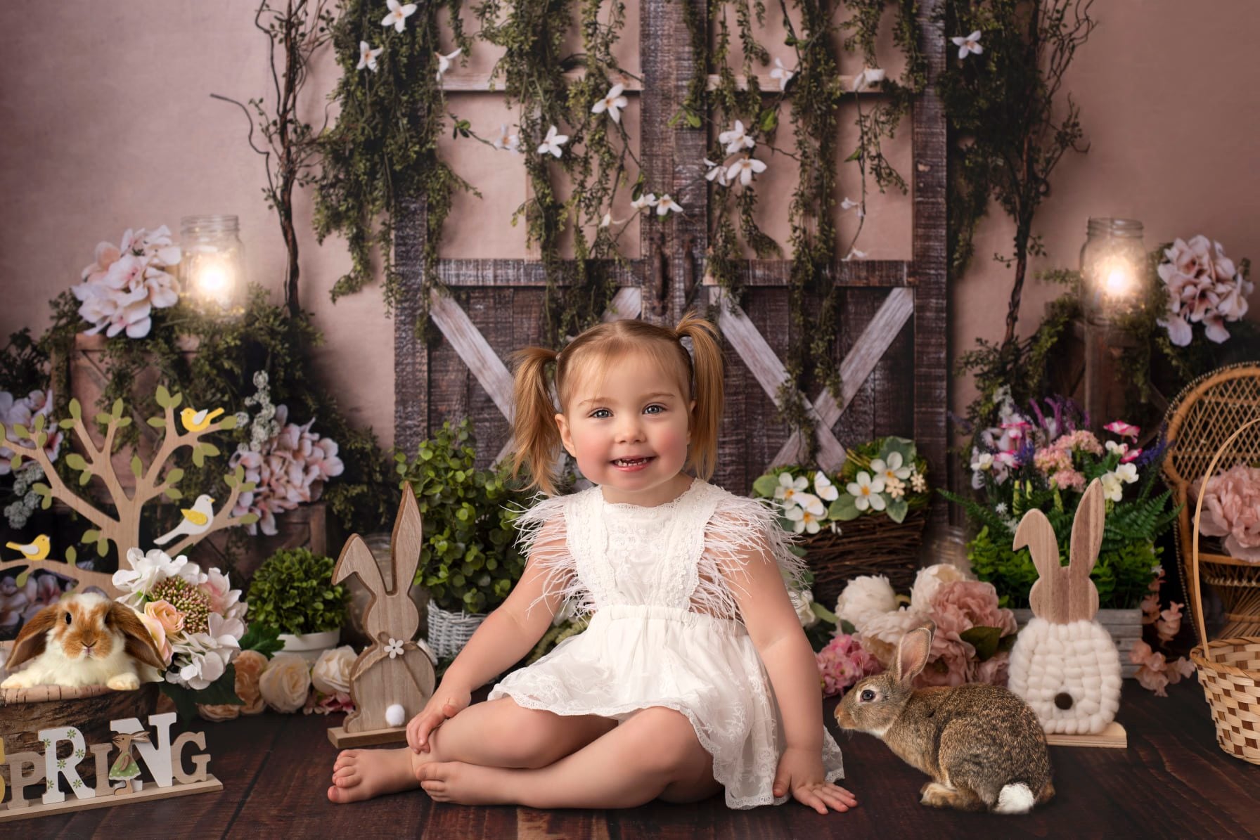 Kate Manoir Porte de grange Printemps Pâques Toile de fond conçue par Megan Leigh Photography - Kate Backdrop FR