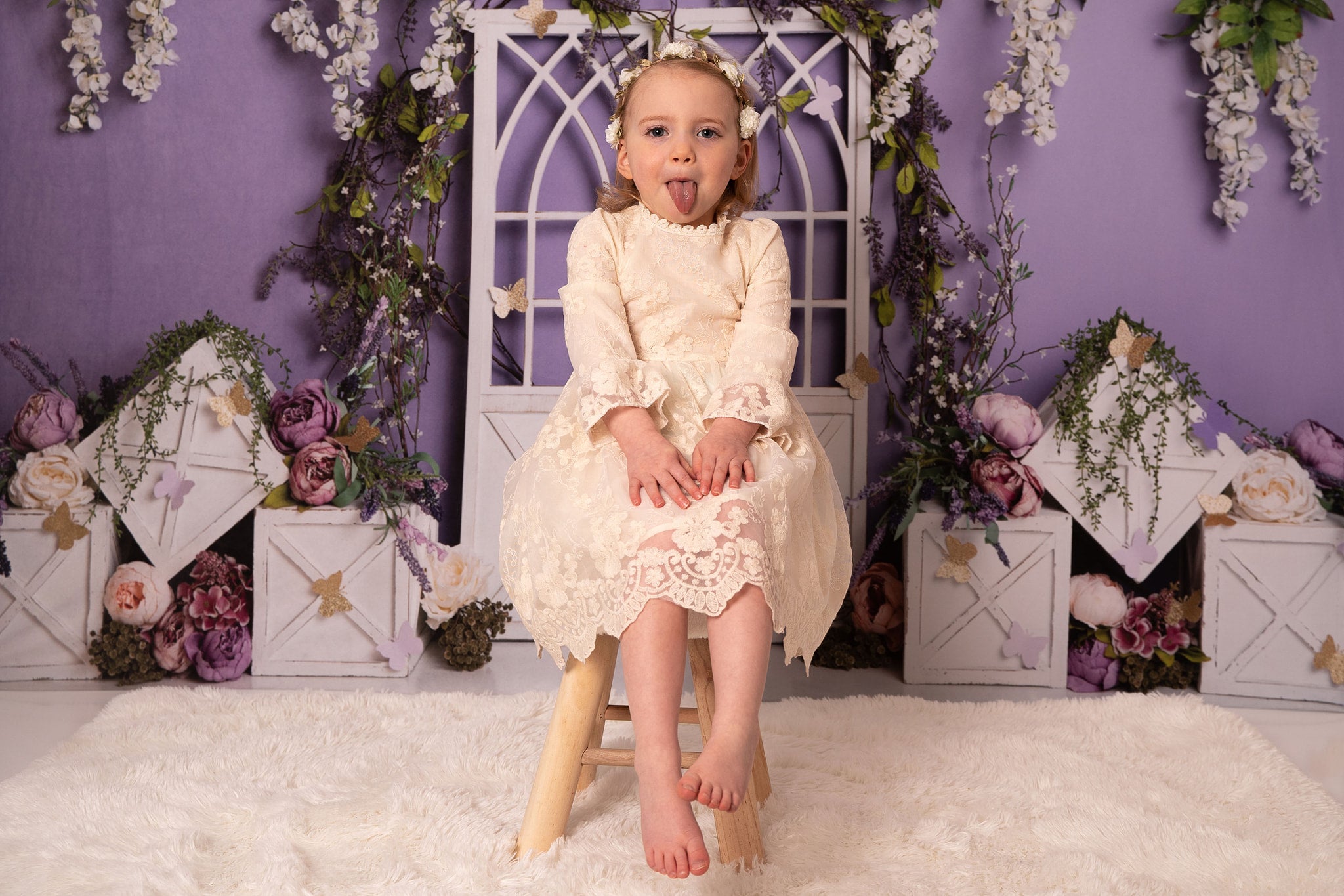 Kate Fleurs Violet Printemps Porte Toile de fond conçue par Megan Leigh - Kate Backdrop FR