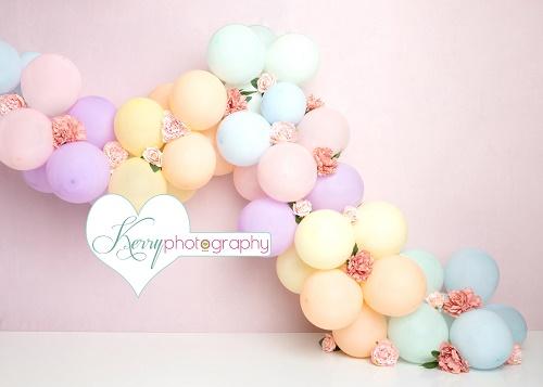 Kate Licorne Arc-en-ciel Ballons Anniversaire Toile de fond conçu par Kerry Anderson - Kate Backdrop FR