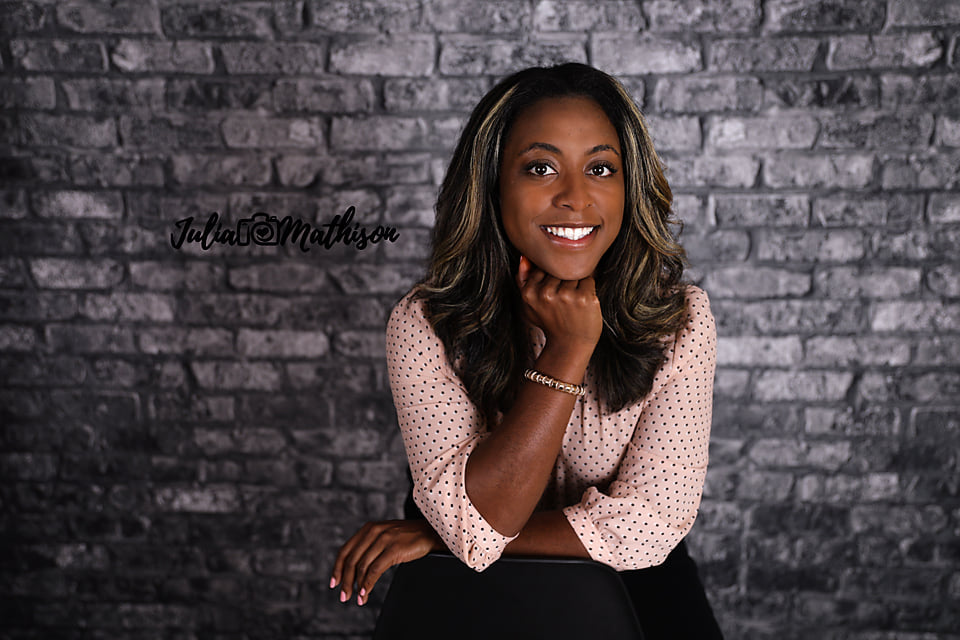 Kate Rétro Mur de briques Dégradé foncé Toile de fond conçu par Arica Kirby - Kate Backdrop FR