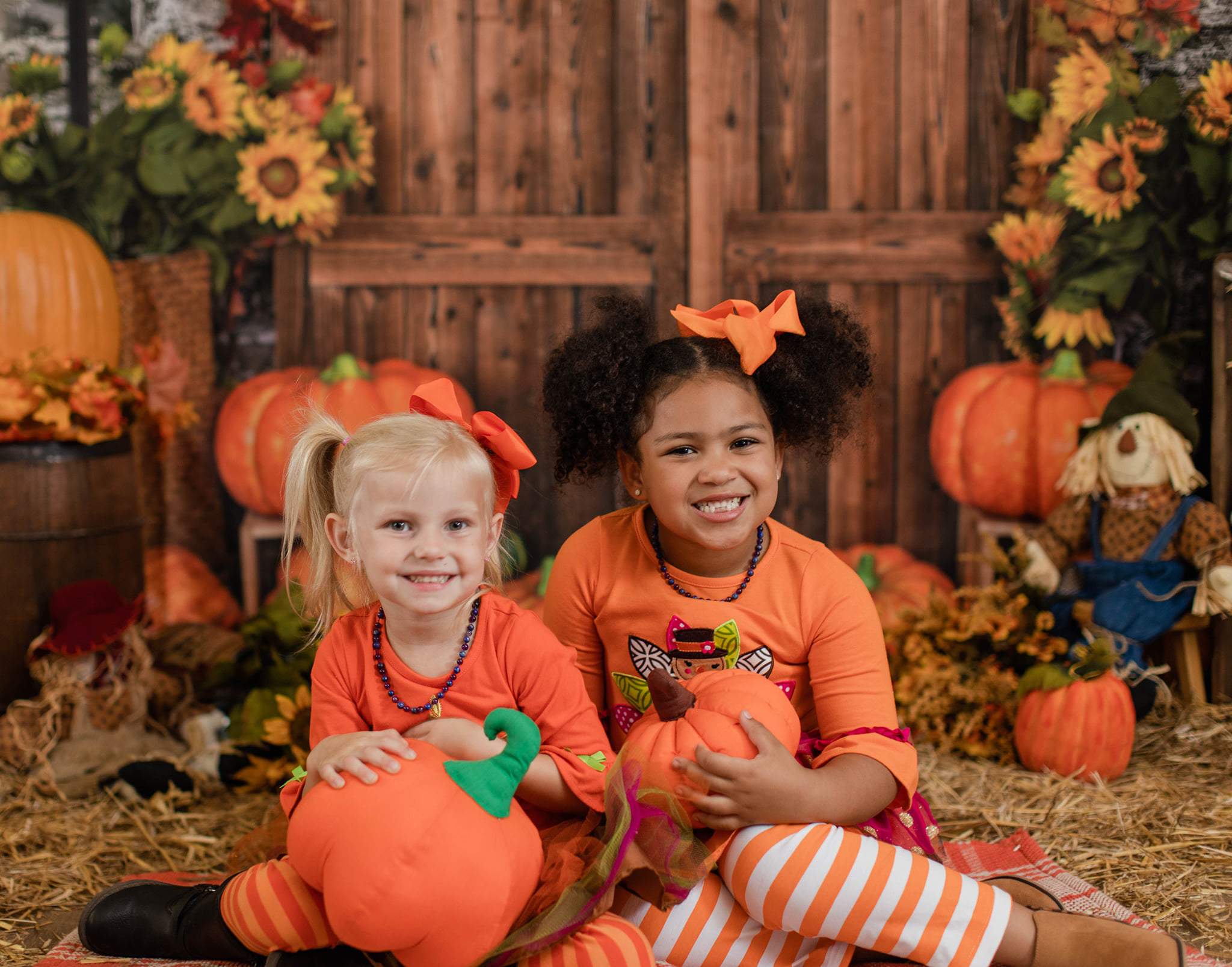 Kate Porte Grange Mur de brique Citrouille Automne Toile de fond conçue par Emetselch - Kate Backdrop FR