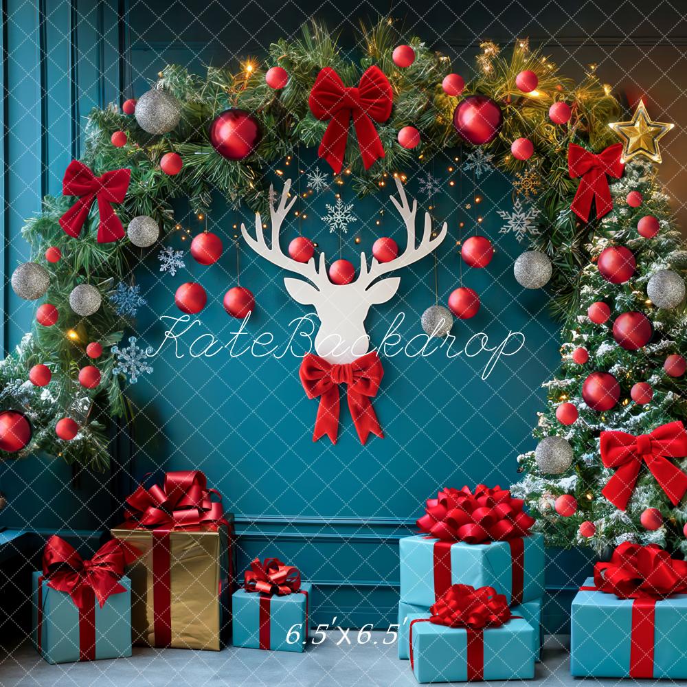 Kate Sapin de Noël Arche Cadeaux Bleu Toile de fond conçue par Mini MakeBelieve
