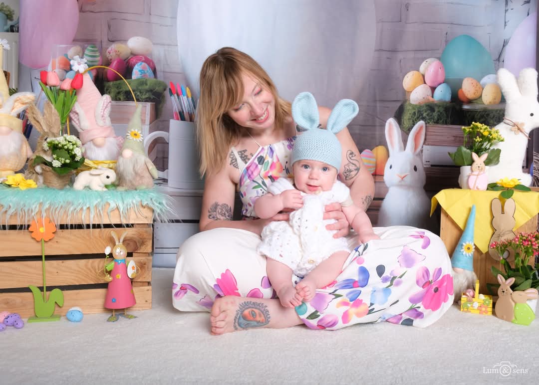 Kate Pâques Lapin Pastel Œufs Peinture Toile de fond conçue par Mini MakeBelieve