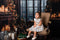 Kate Noël Rétro Intérieur Bougie Fenêtre Toile de fond conçue par Emetselch - Kate Backdrop FR