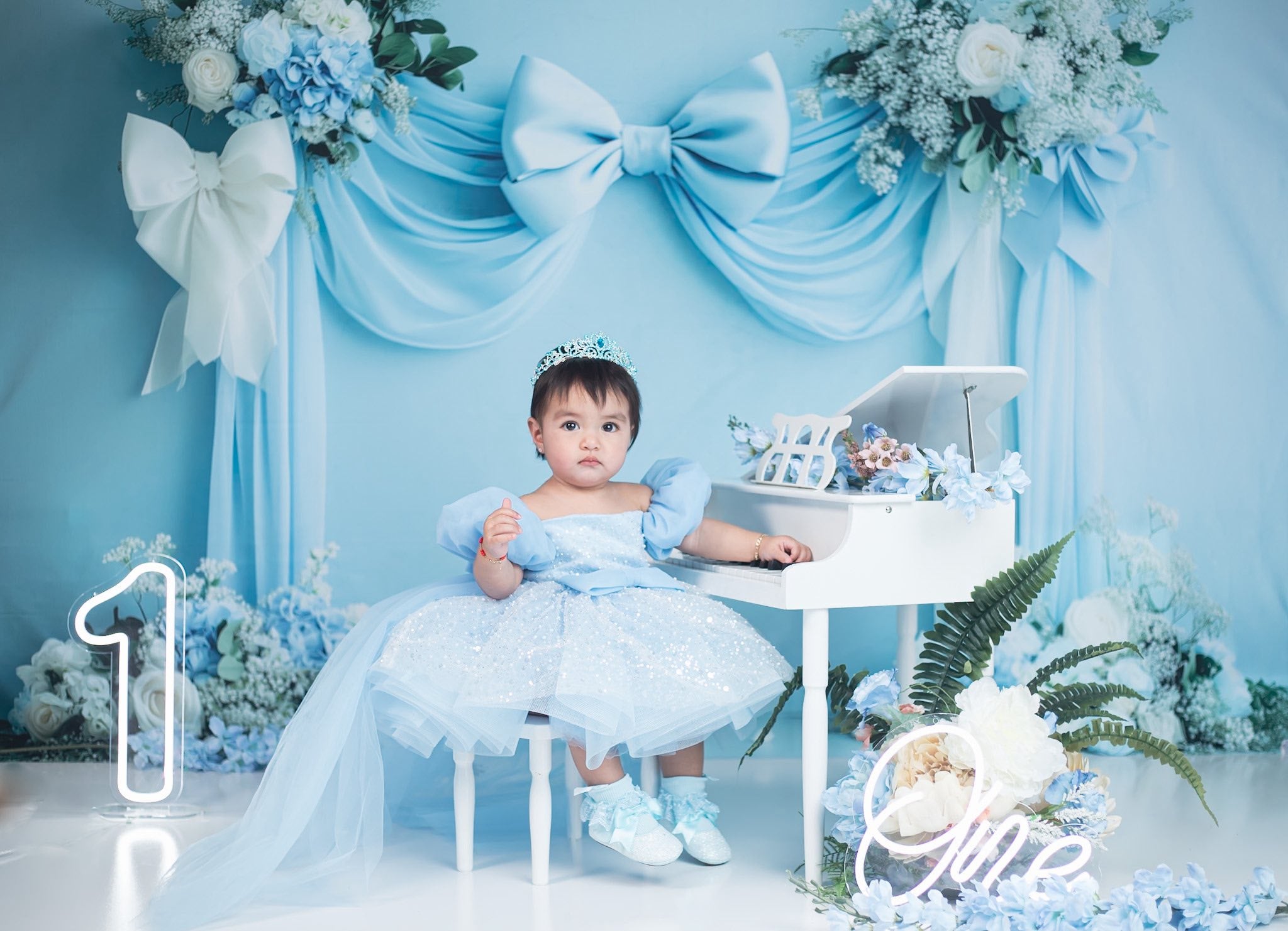Kate Printemps Nœuds Fleurs Bleu clair Toile de fond conçue par Patty Roberts - Kate Backdrop FR