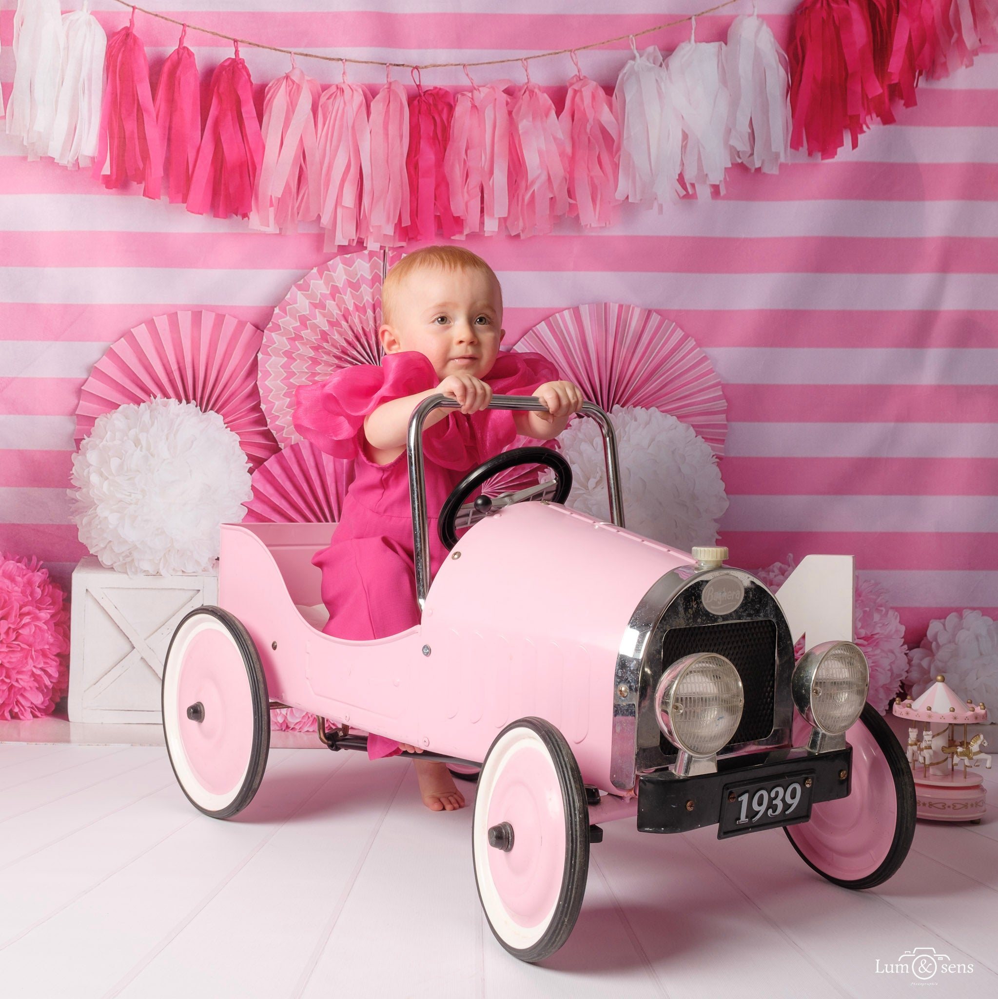 Kate Anniversaire Rayures Rose & Blanc Toile de fond conçu par Mandy Ringe - Kate Backdrop FR