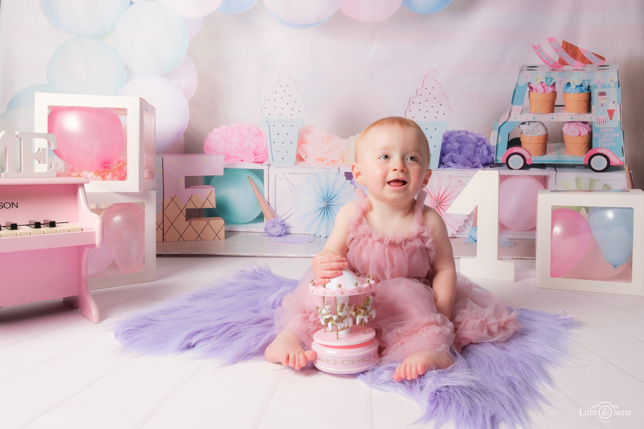 Kate Crème glacée Pastel Été Ballons Toile de fond conçu par Caitlin Lynch - Kate Backdrop FR