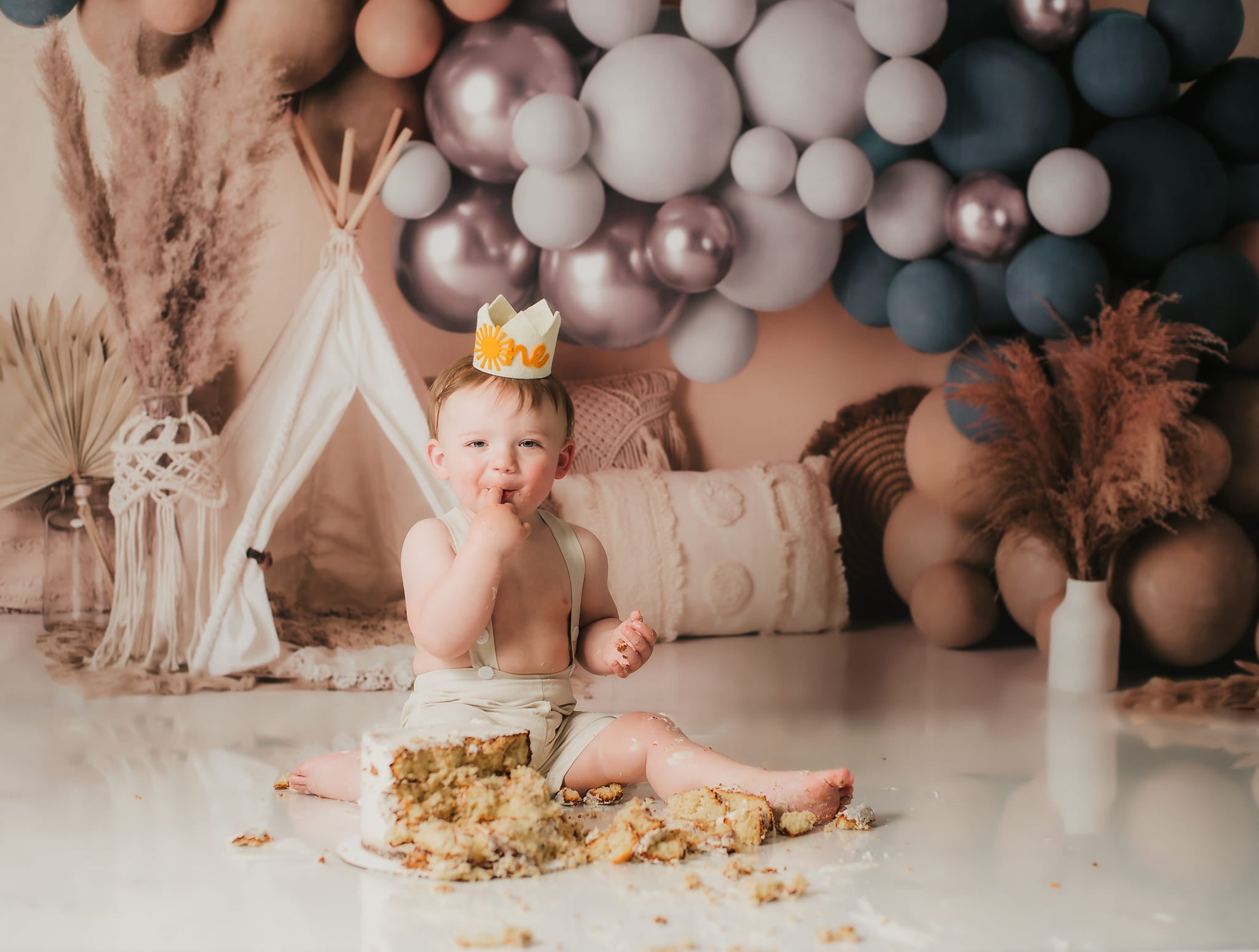 Offres Éclair-Kate Tente Boho Ballons Bleu & Brun Toile de fond en Laine conçue par Mandy Ringe - Kate Backdrop FR