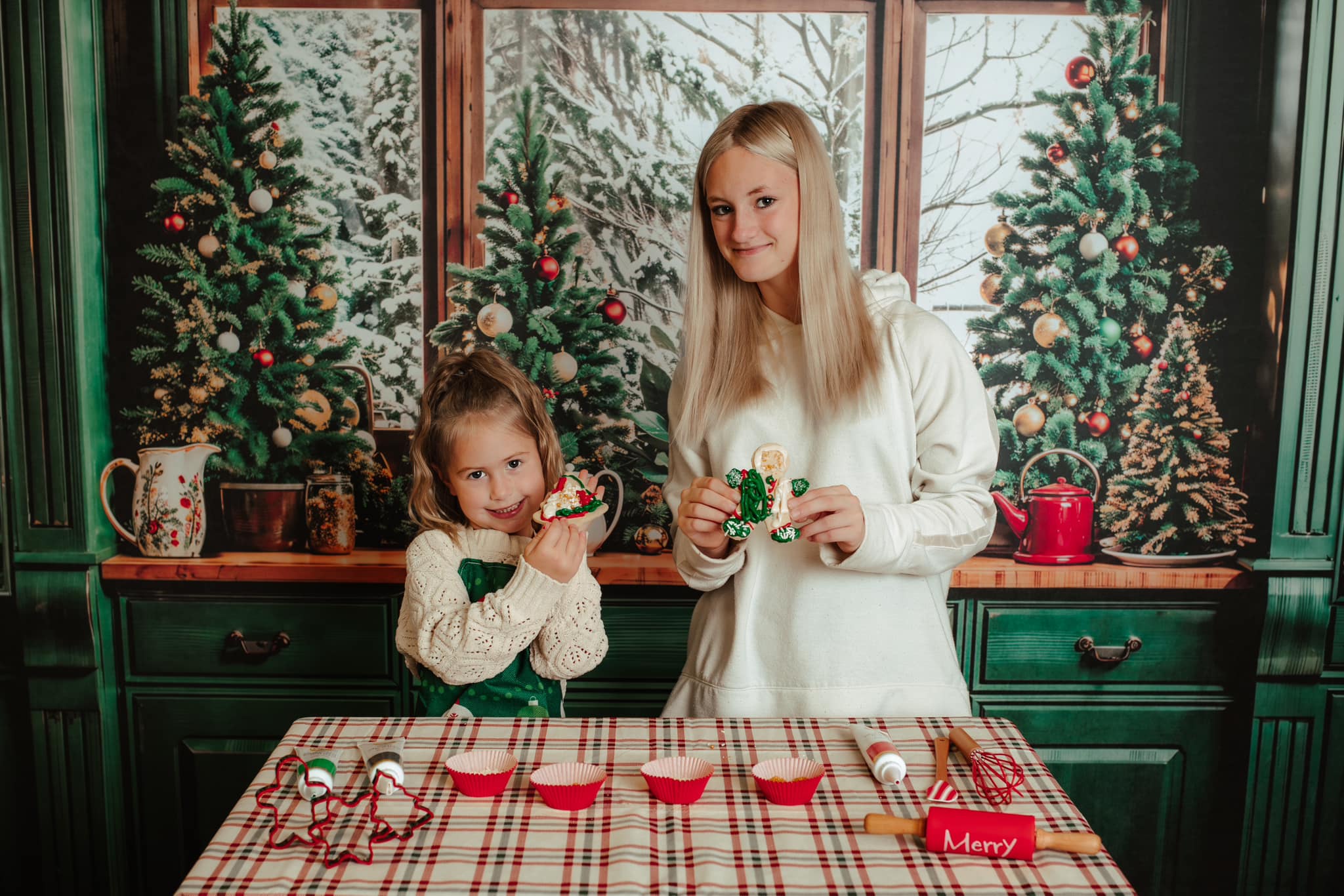 Kate Noël Vert foncé Rétro Cuisine Fenêtre Toile de fond conçue par Emetselch - Kate Backdrop FR