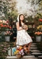Kate Printemps Jardin Fleurs Clôture Toile de fond conçue par Mini MakeBelieve - Kate Backdrop FR
