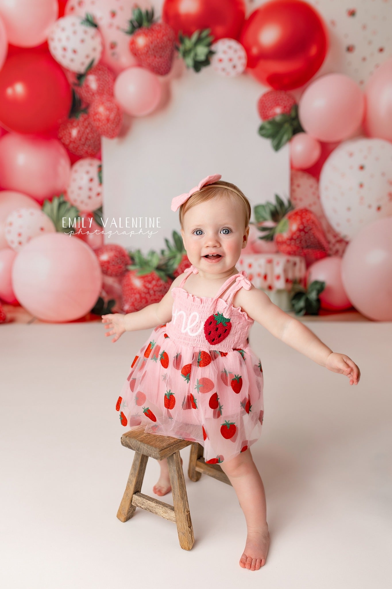 Kate Fraise Ballons Célébration Cake Smash Toile de fond conçue par Emetselch - Kate Backdrop FR