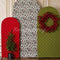 Kate Noël Sapin Couronne Arche Rouge Toile de fond conçue par Mandy Ringe